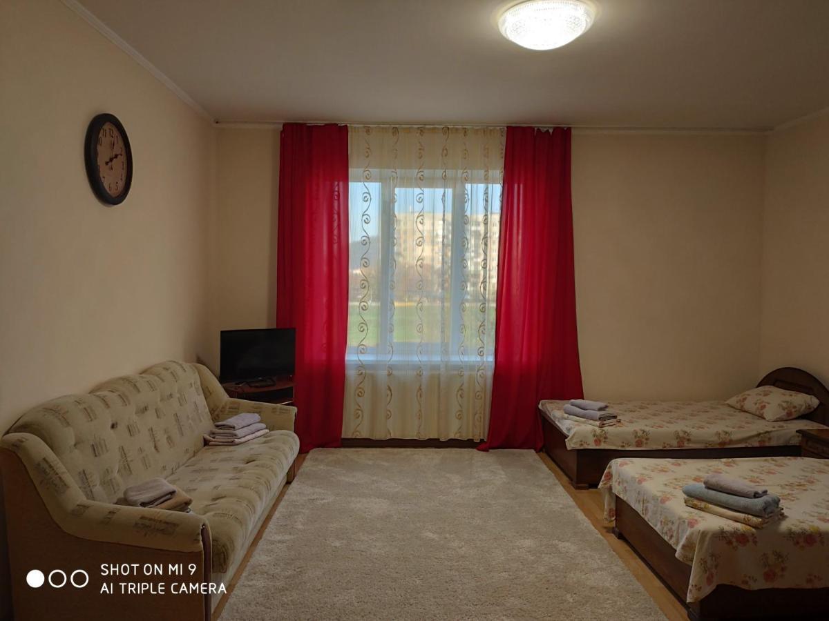 Apartments "Domovik" Івана Парканія 2А Кв 19 Мукачево Екстер'єр фото